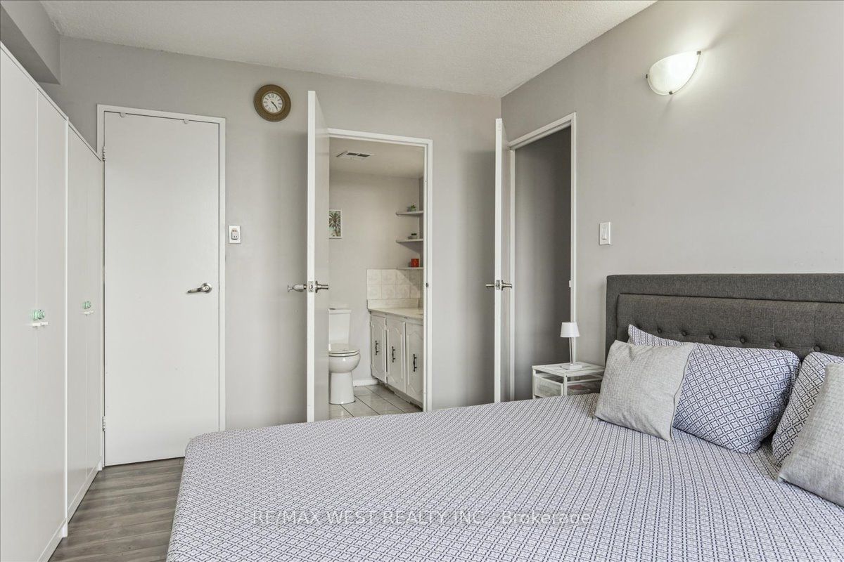 10 Stonehill Crt, unit 1205 for sale - image #10