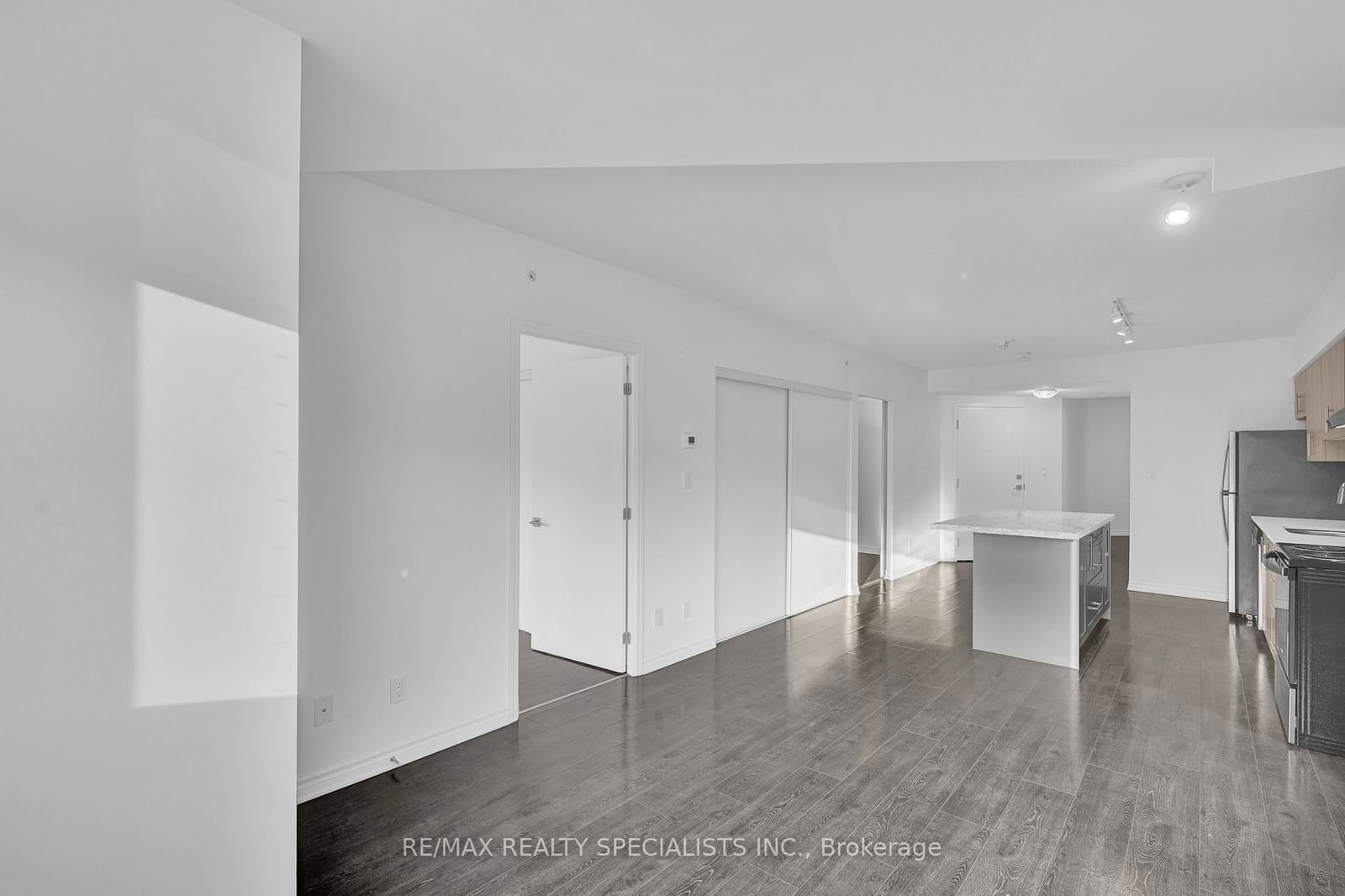 1 Falaise Rd, unit 308 for rent - image #6