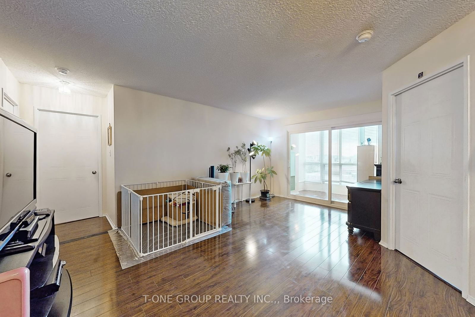 2550 Lawrence Ave E, unit 516 for sale - image #3