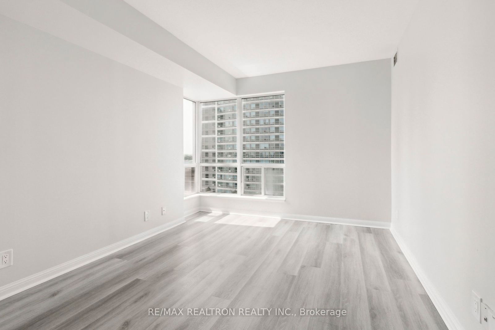 1 Lee Centre Dr, unit 1012 for sale - image #31