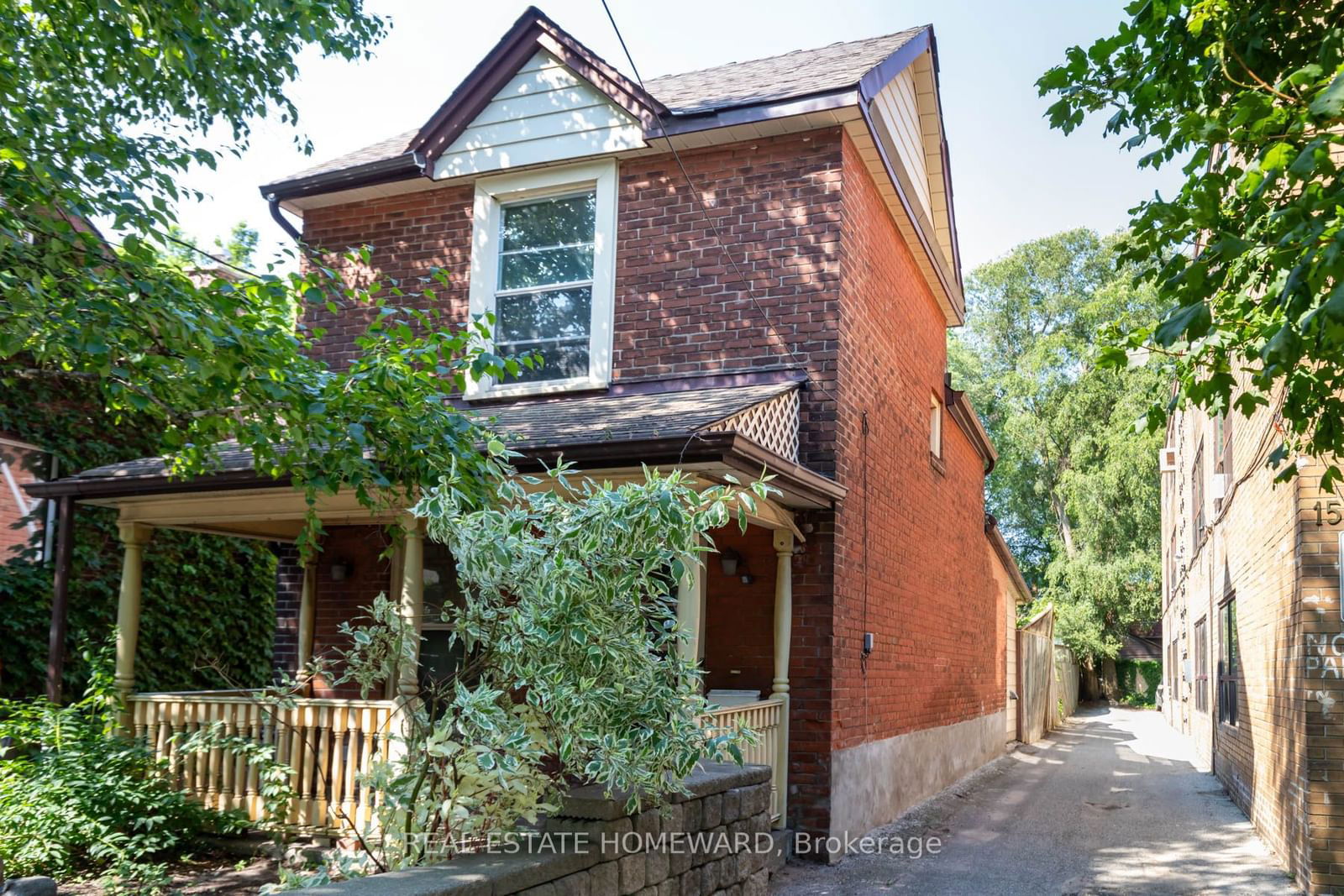 152 Barrington Ave for sale  - image #2