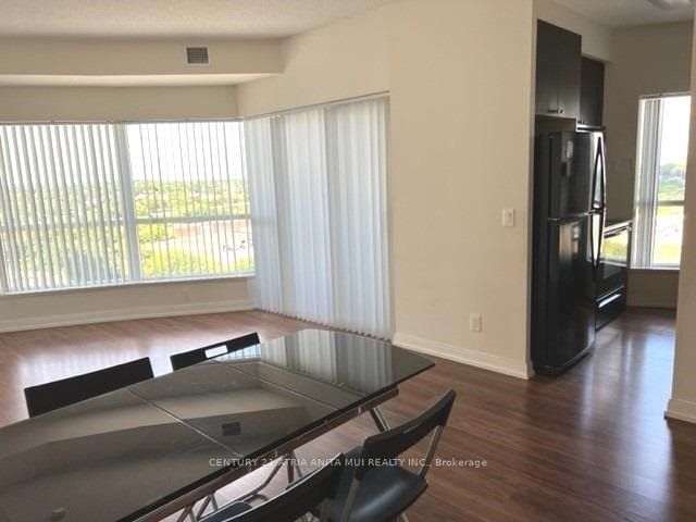 151 Village Green Sq, unit 1208 for rent - image #5