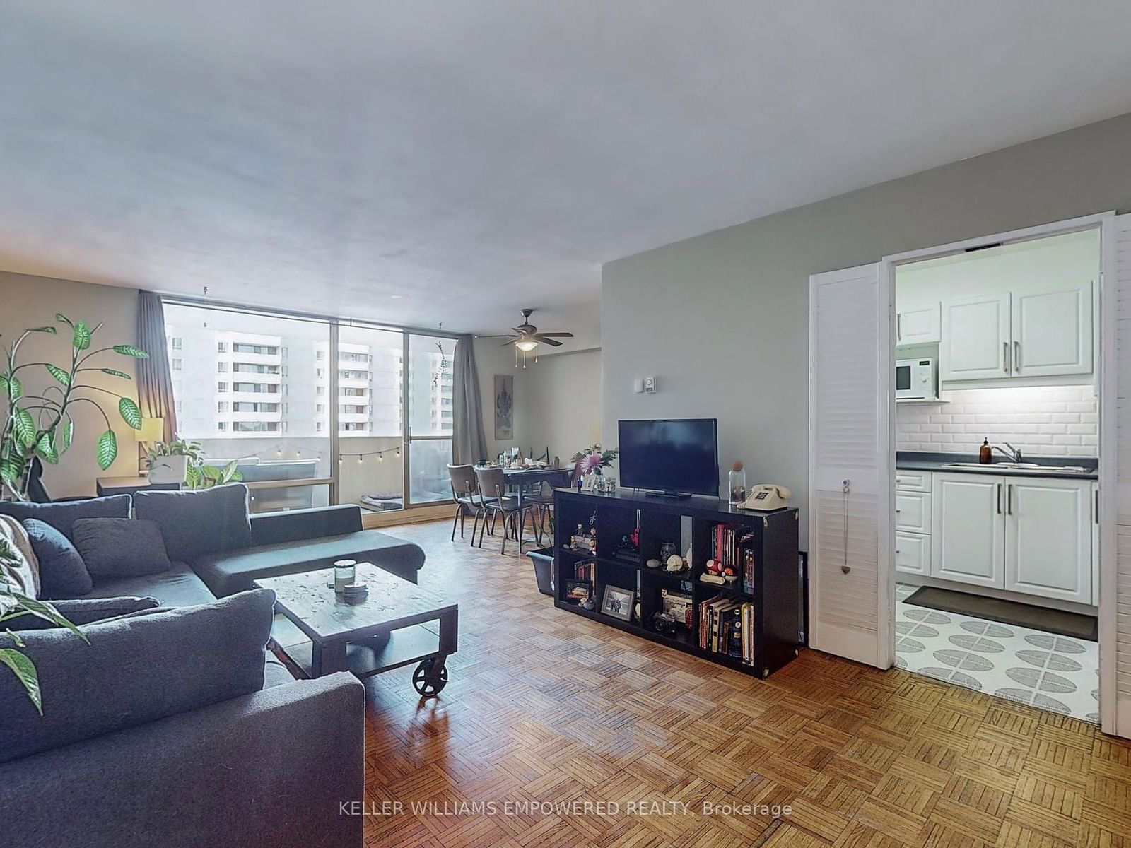 5 Massey Sq, unit 2301 for sale - image #8