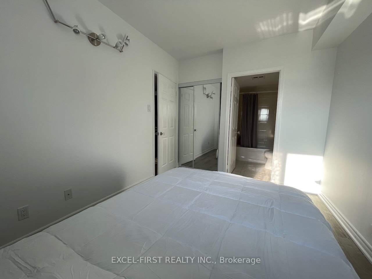 2351 Kennedy Rd, unit 109 for rent - image #6