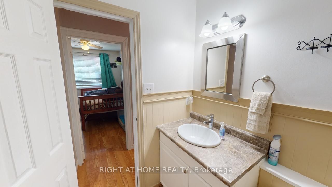 1010 Glen St, unit 123 for sale - image #13