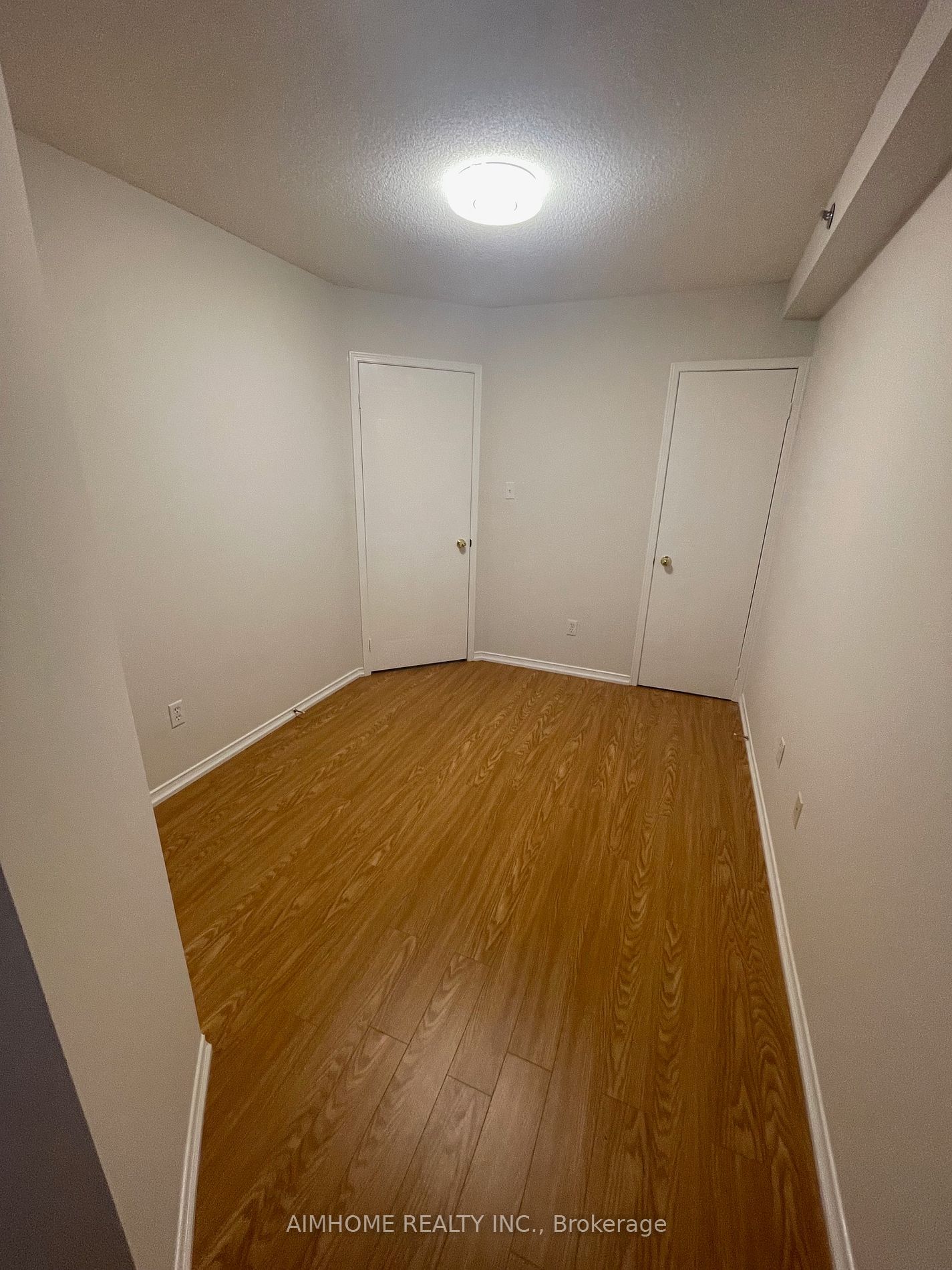 593 Kennedy Rd, unit 4 for rent - image #13