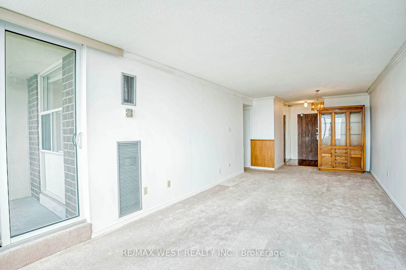 66 Falby Crt, unit 811 for sale - image #10