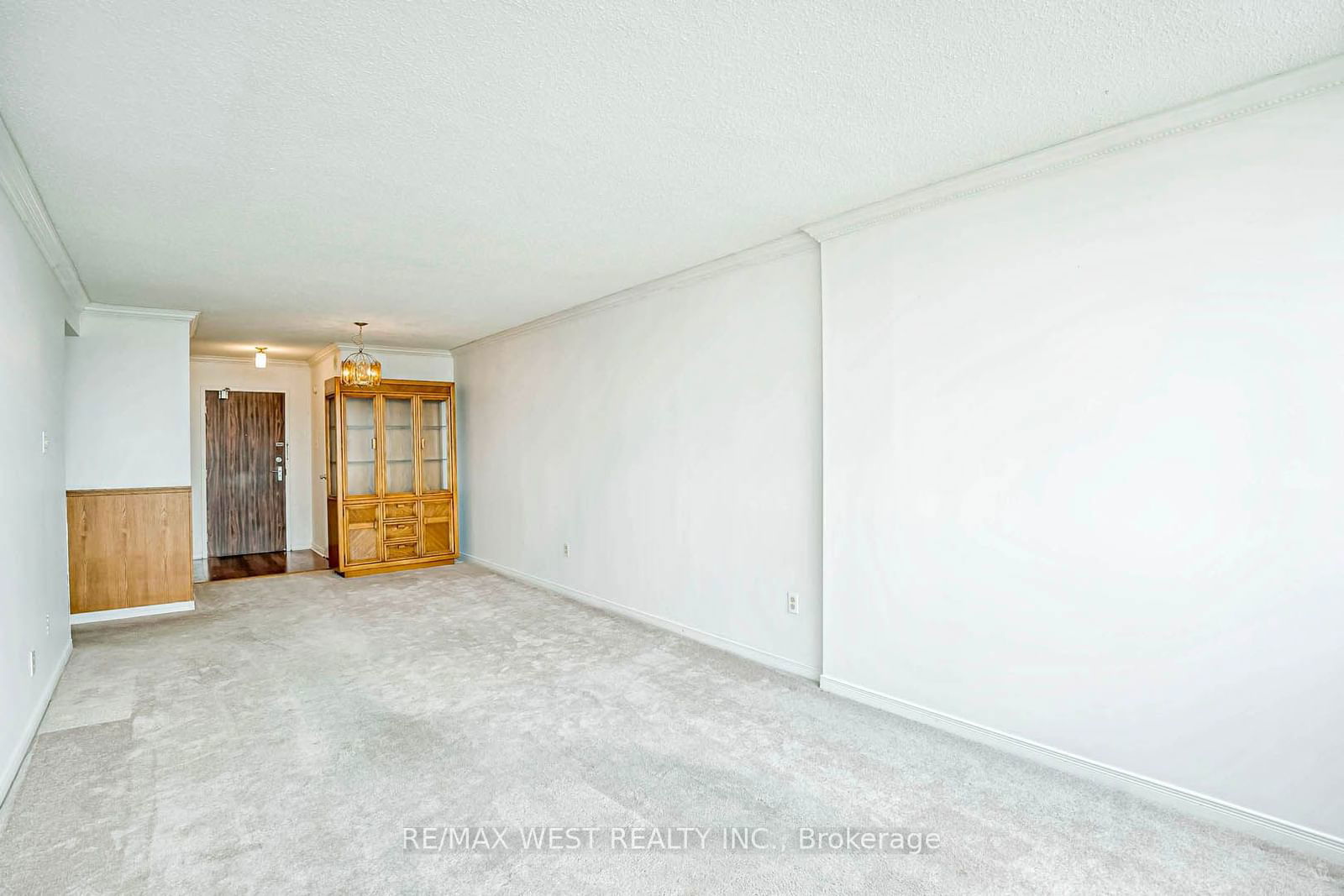 66 Falby Crt, unit 811 for sale - image #11