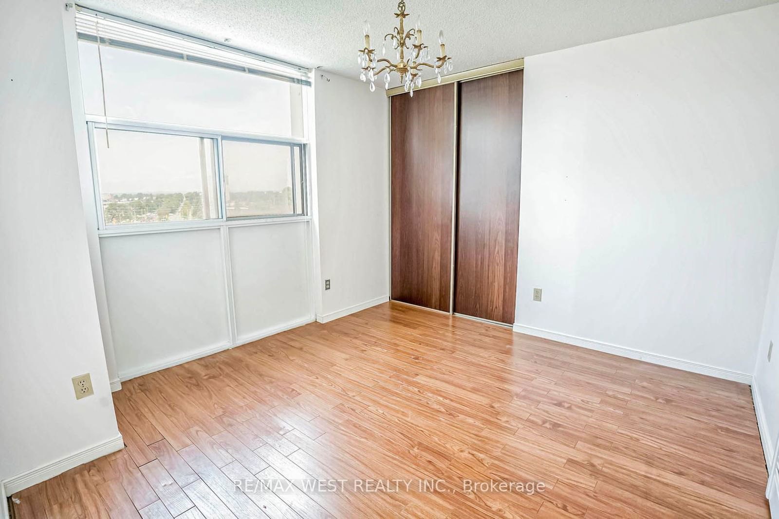 66 Falby Crt, unit 811 for sale - image #15