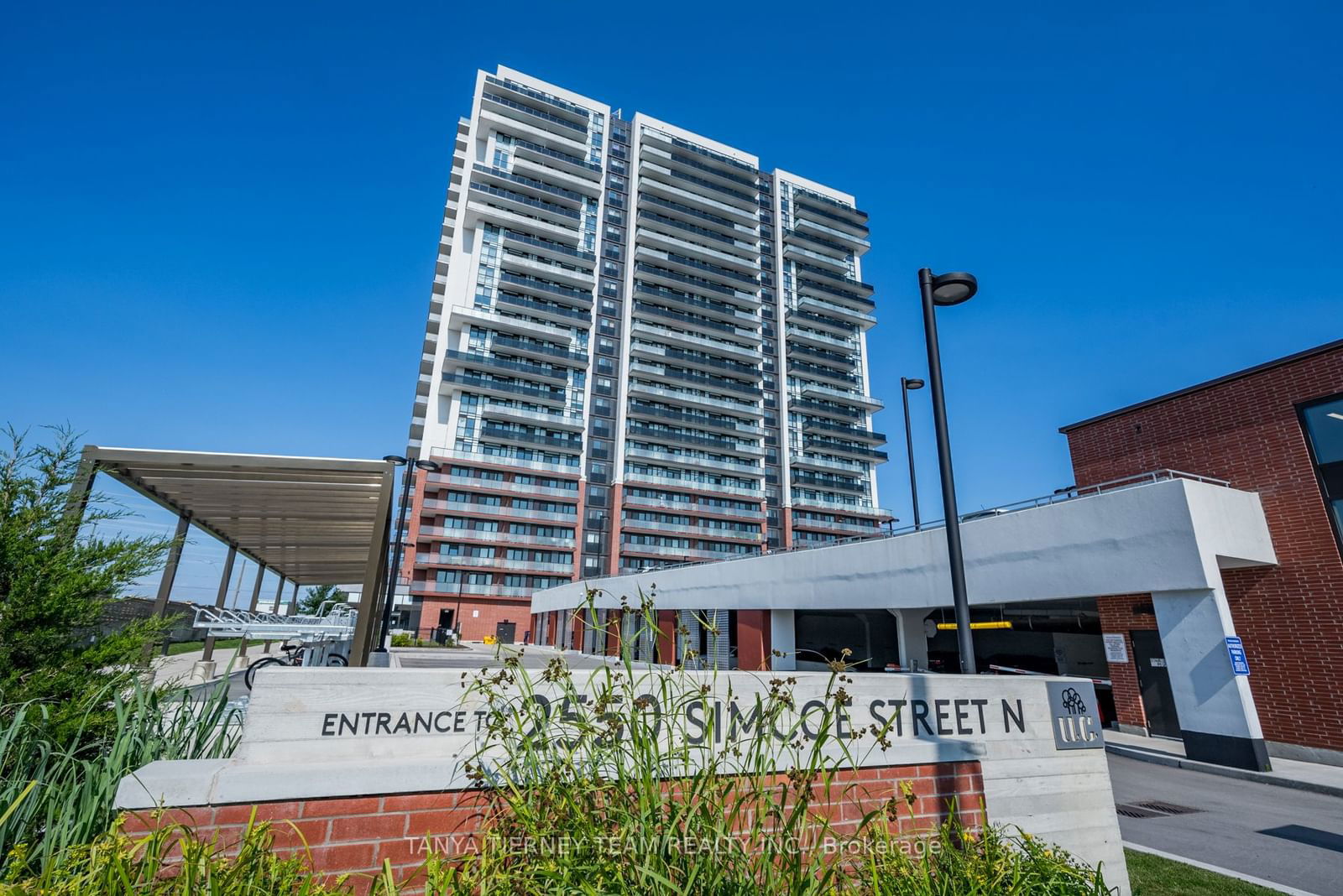 2550 Simcoe St N, unit 1812 for sale - image #1