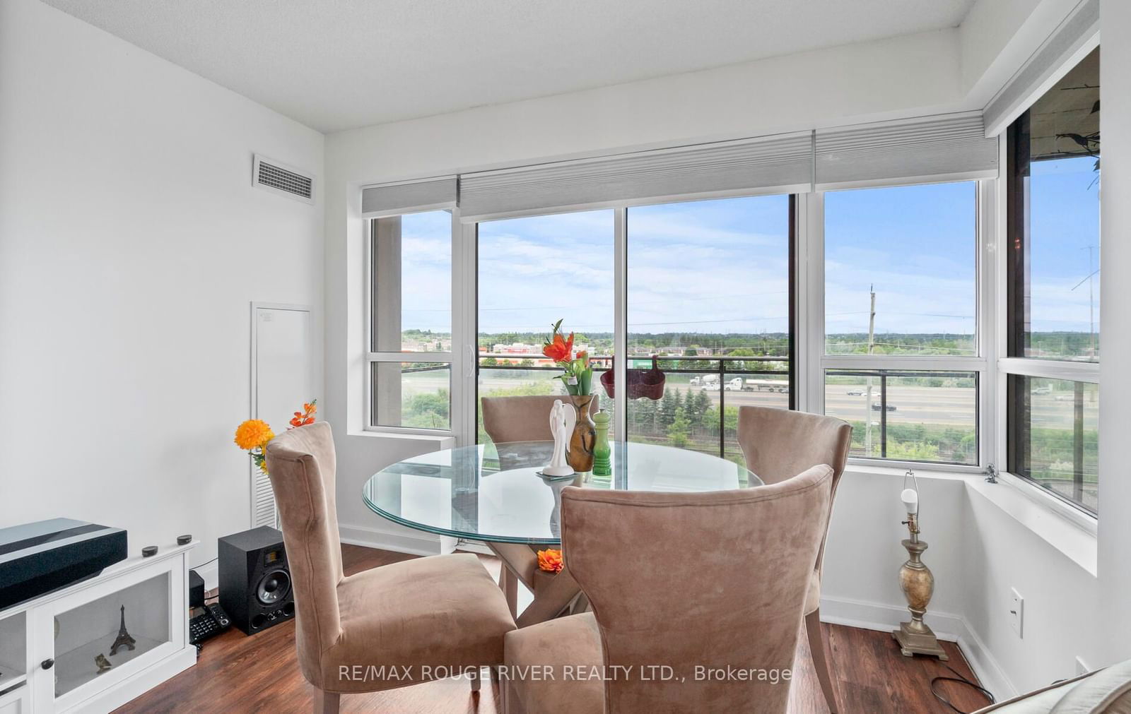 1235 Bayly St, unit 410 for sale - image #16