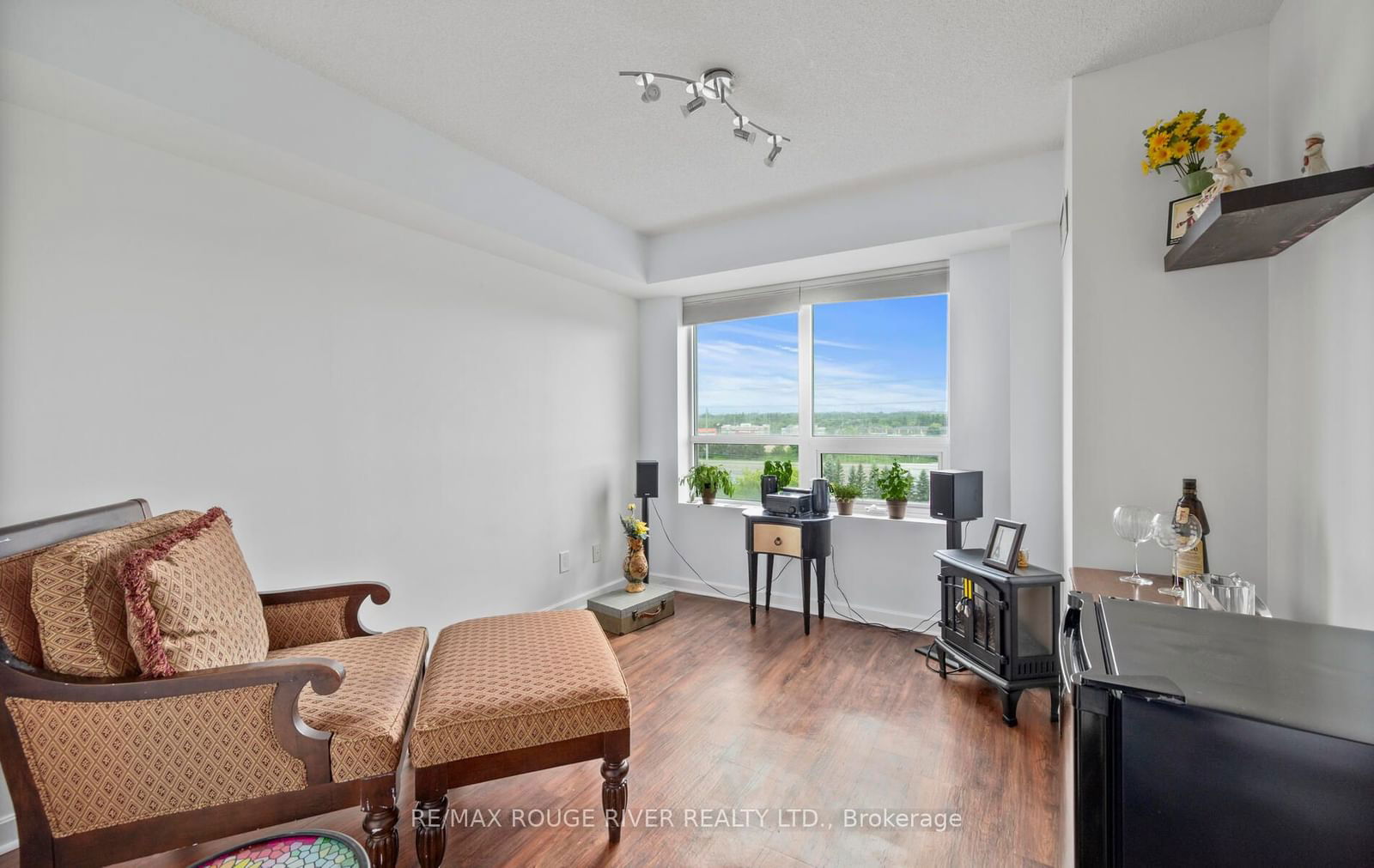 1235 Bayly St, unit 410 for sale - image #25