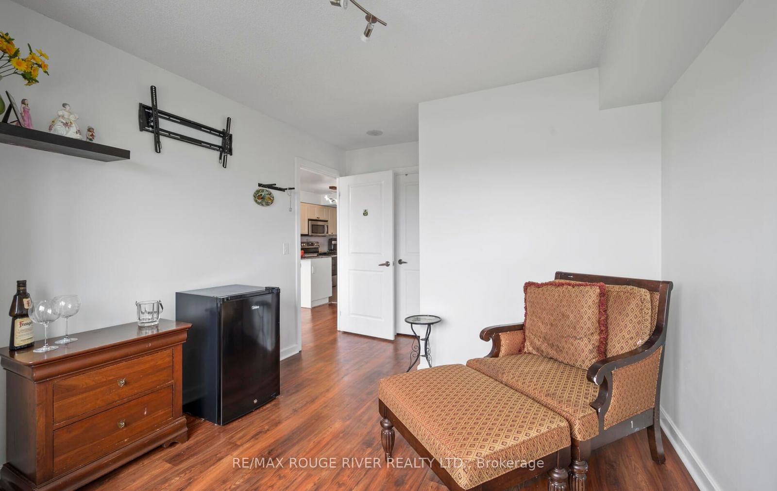 1235 Bayly St, unit 410 for sale - image #26