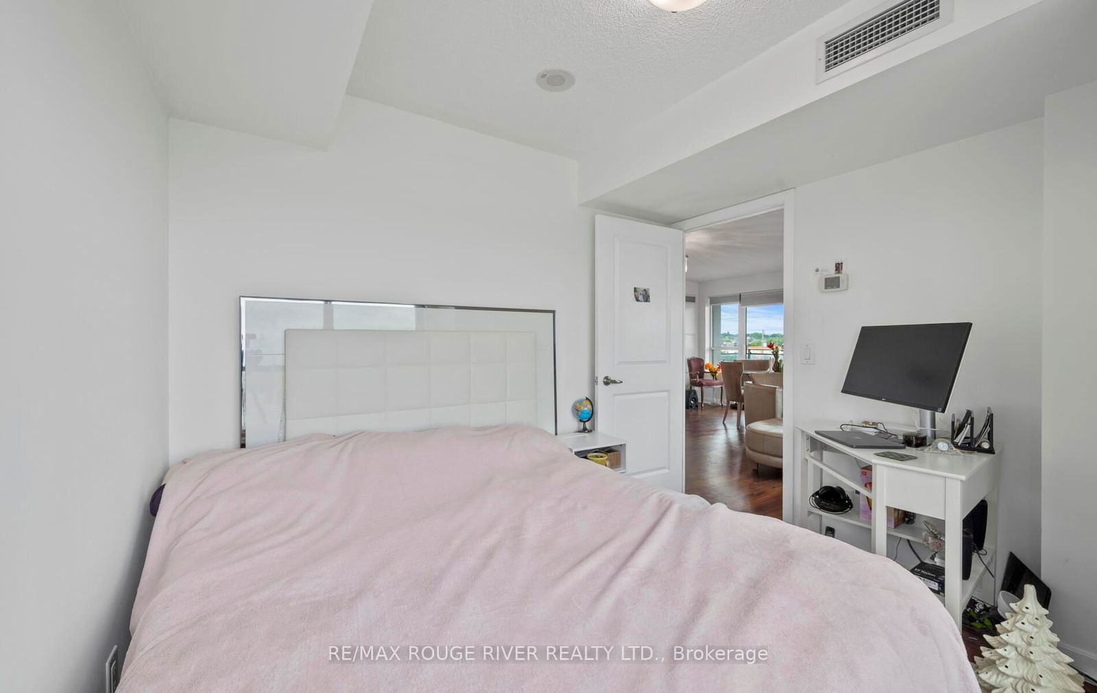 1235 Bayly St, unit 410 for sale - image #28