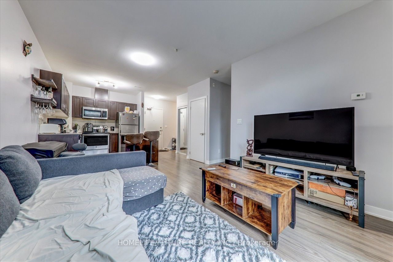 3560 St. Clair Ave E, unit 102 for rent - image #15