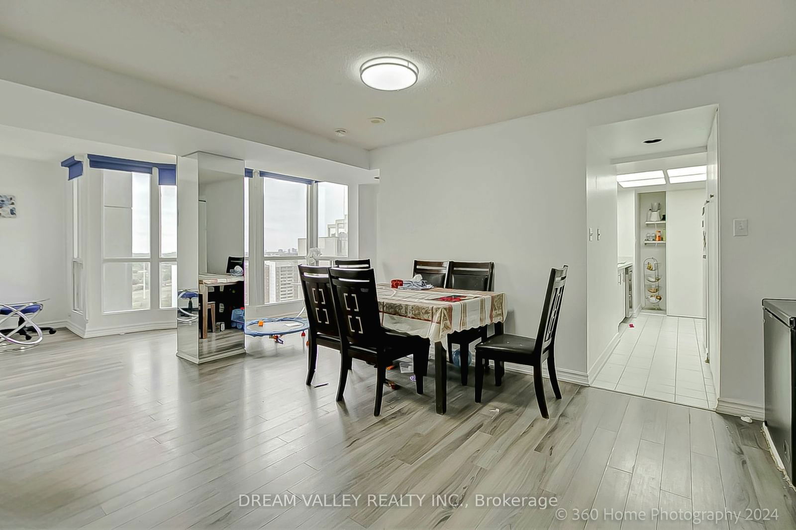 1470 Midland Ave, unit 2208 for sale - image #2