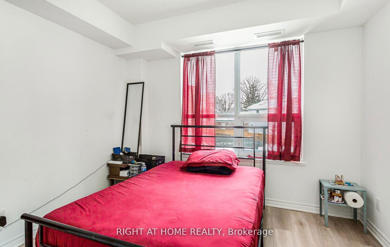 1 Falaise Rd, unit 209 for sale - image #7