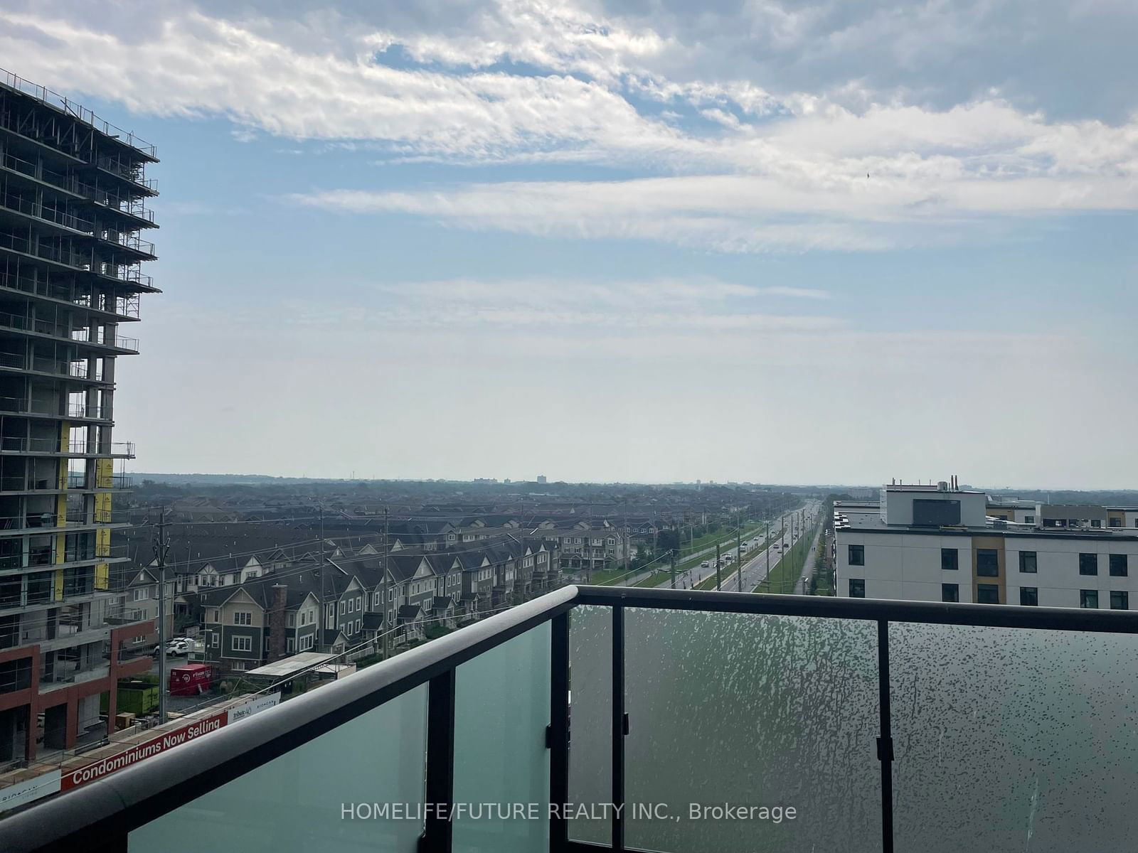 2550 Simcoe St, unit 716 for rent