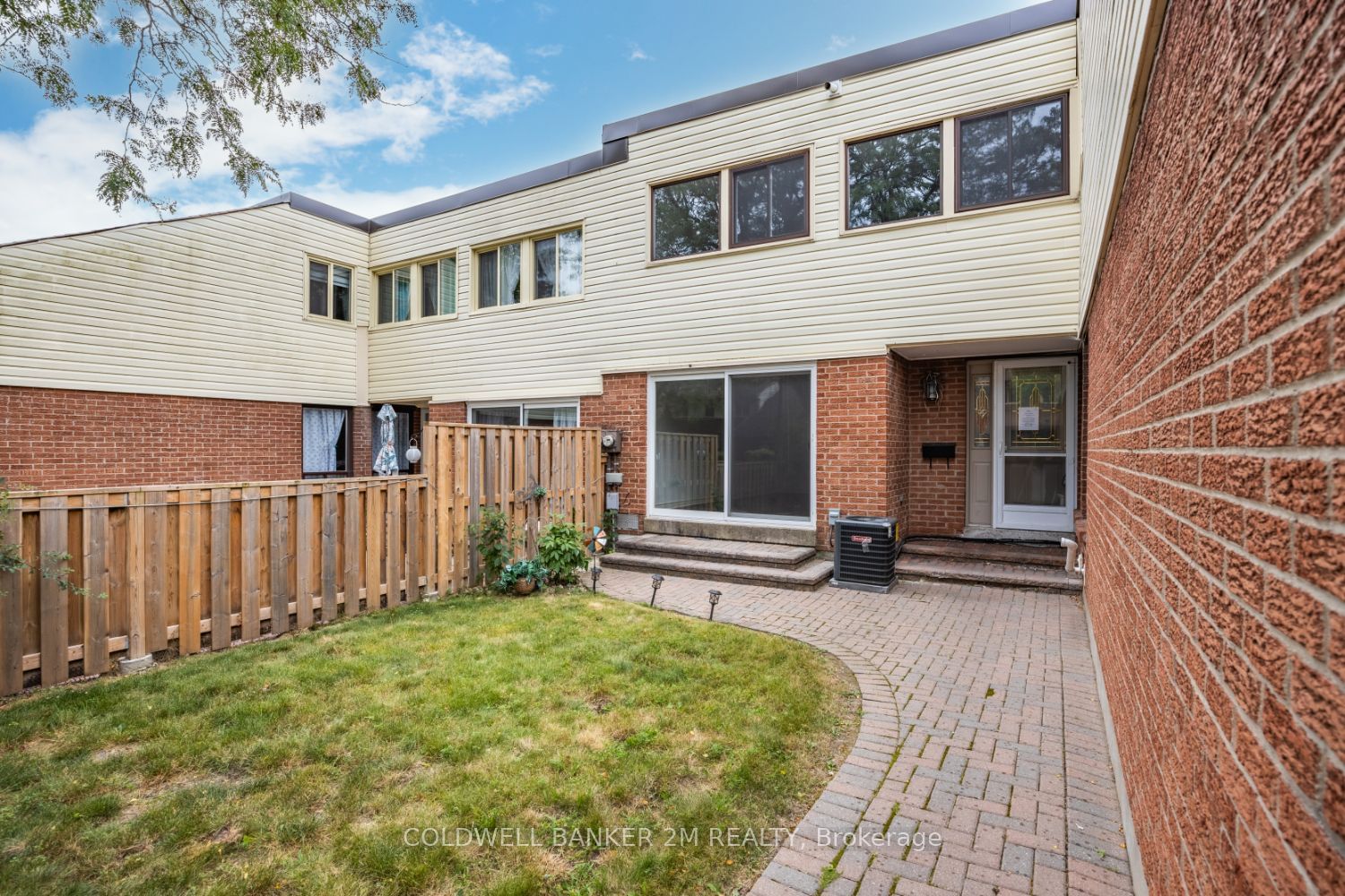 155 Glovers Rd, unit 102 for sale - image #2