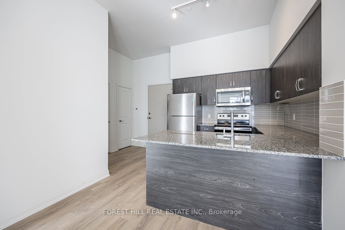 10 Meadowglen Pl, unit 105 for sale - image #7