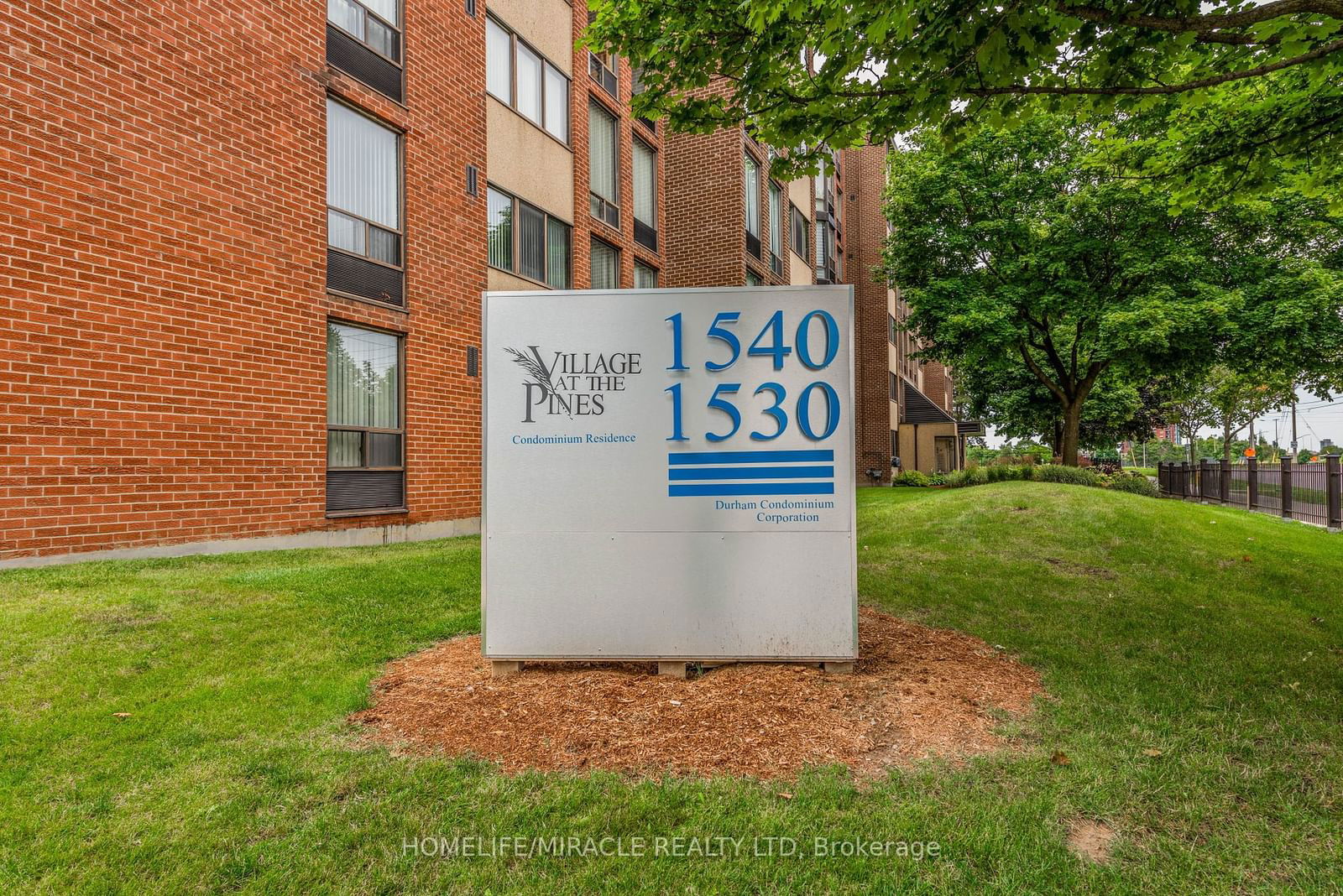 1530 Pickering Pkwy, unit 507 for sale