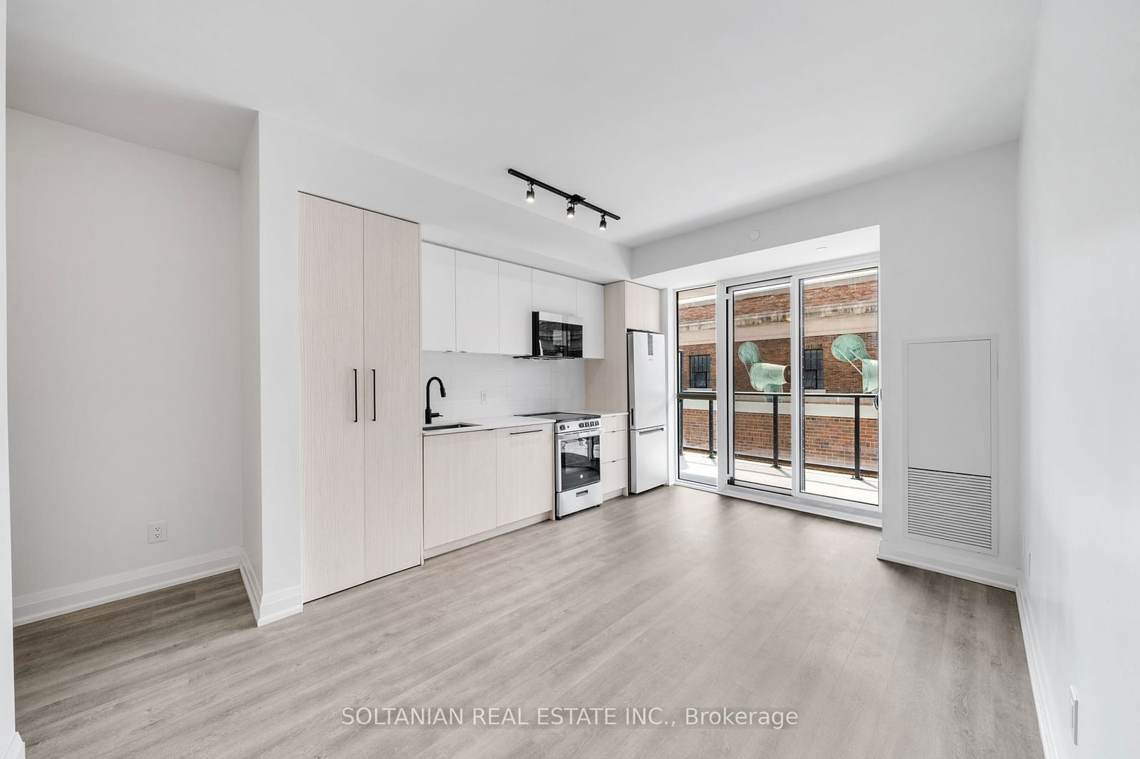 2369 Danforth Ave, unit 319 for sale