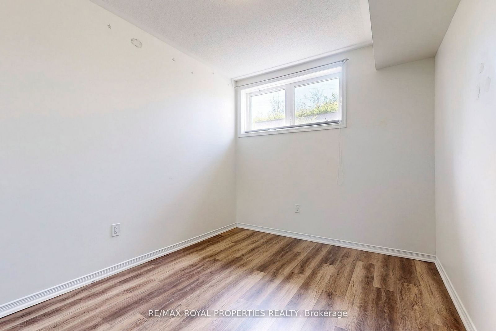 515 Kingbird Grve, unit 135 for sale - image #22