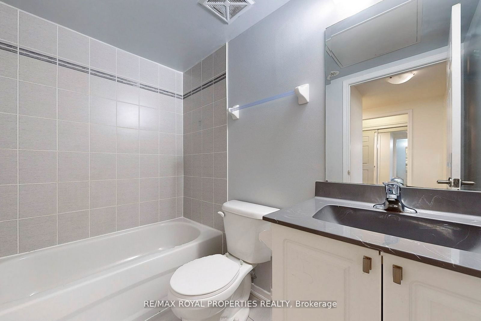 515 Kingbird Grve, unit 135 for sale - image #24