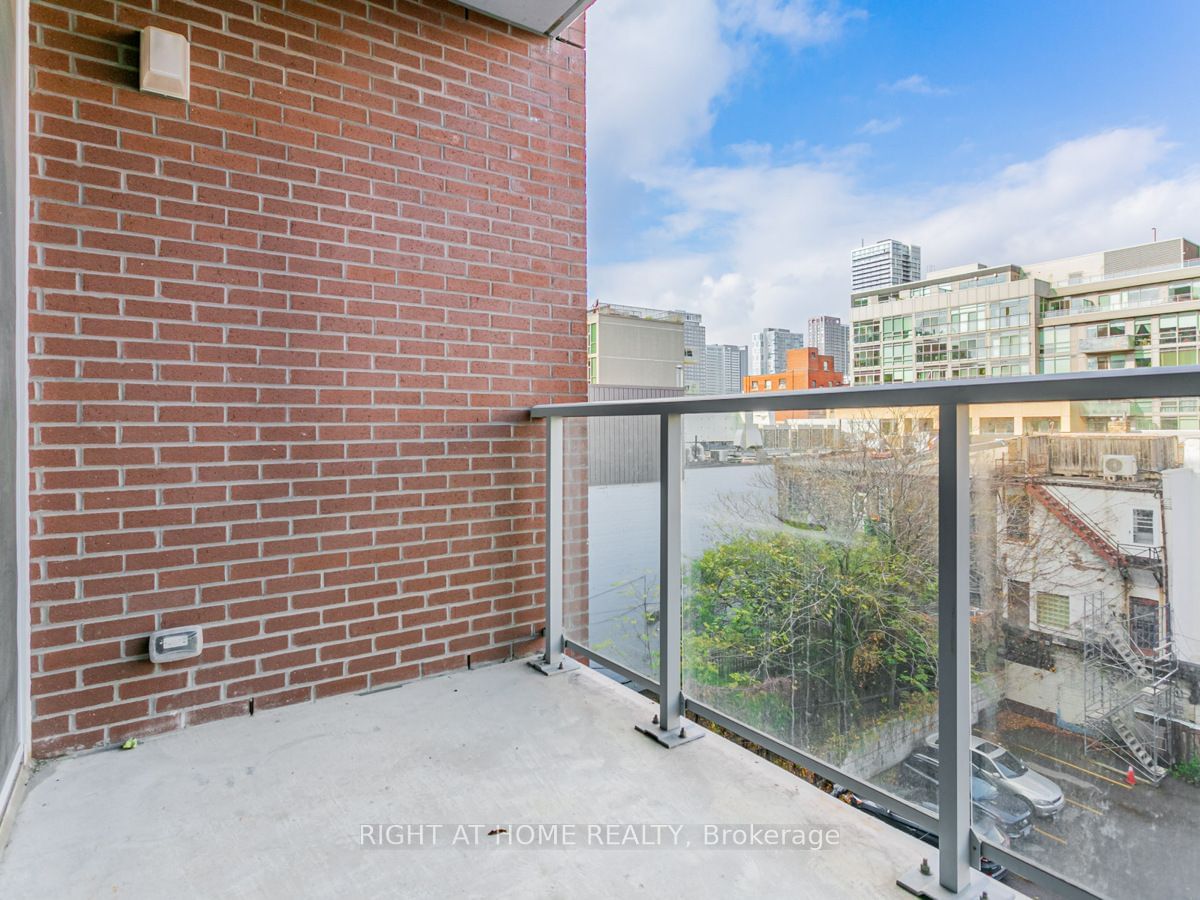 30 Baseball Pl, unit 527 for sale - image #27