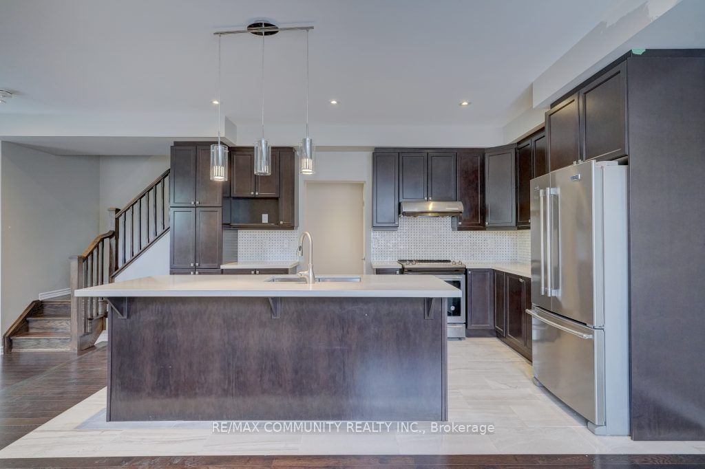 45 Heron Park Pl, unit 18 for sale - image #11