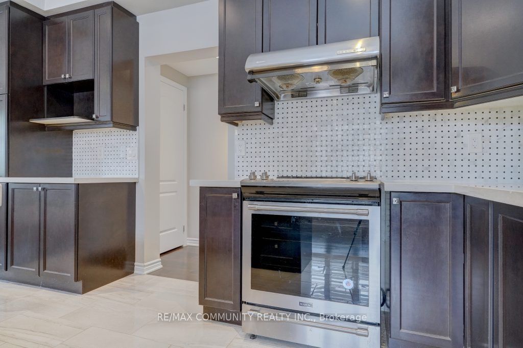 45 Heron Park Pl, unit 18 for sale - image #12