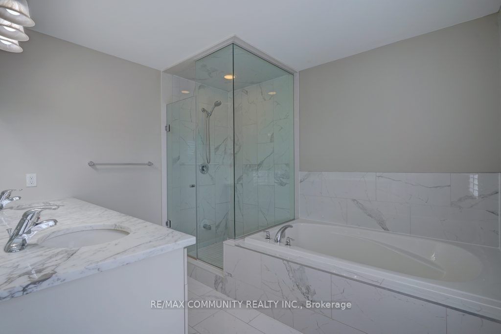 45 Heron Park Pl, unit 18 for sale - image #23