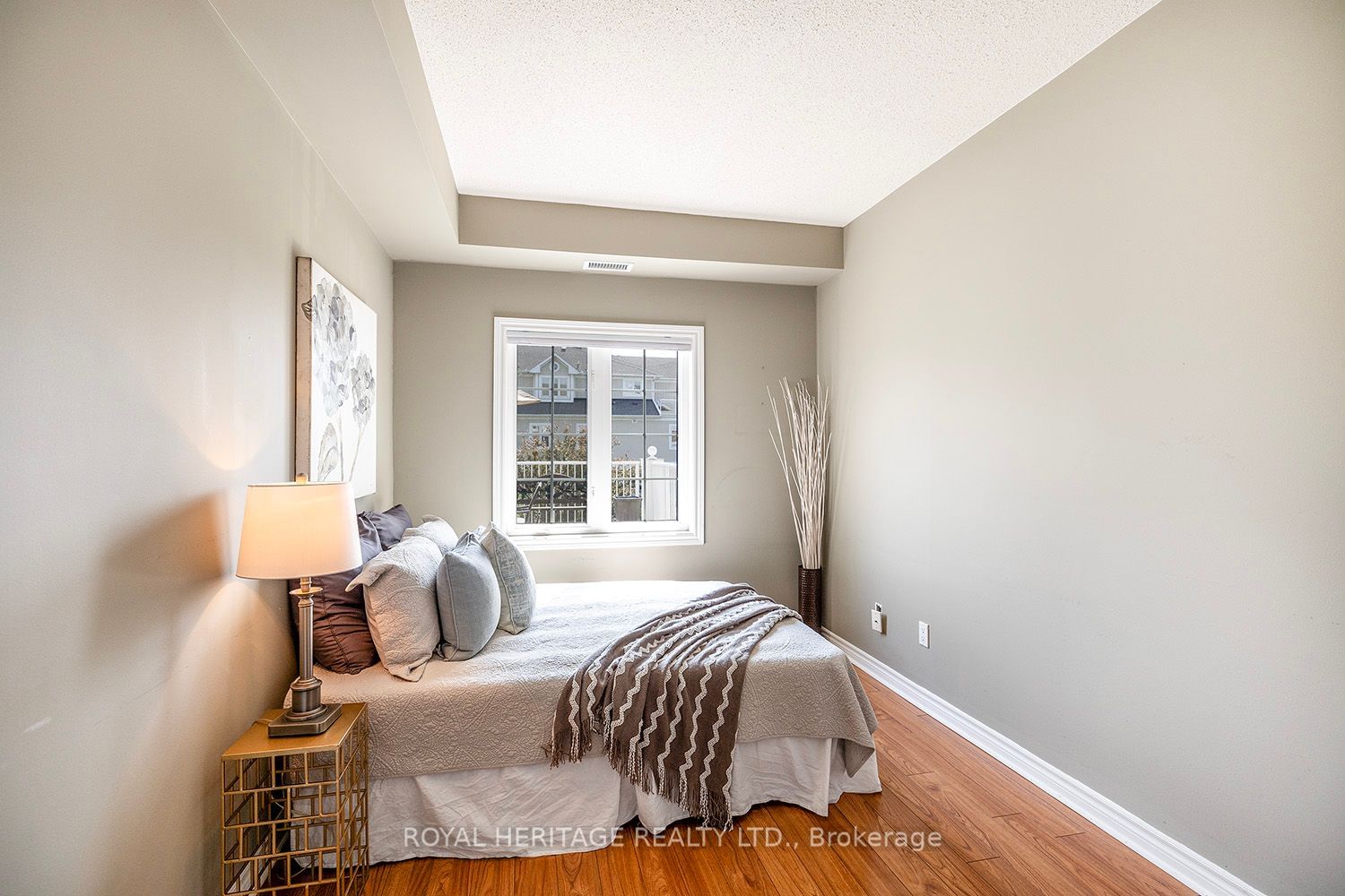 375 Lakebreeze Dr, unit 207 for sale - image #25