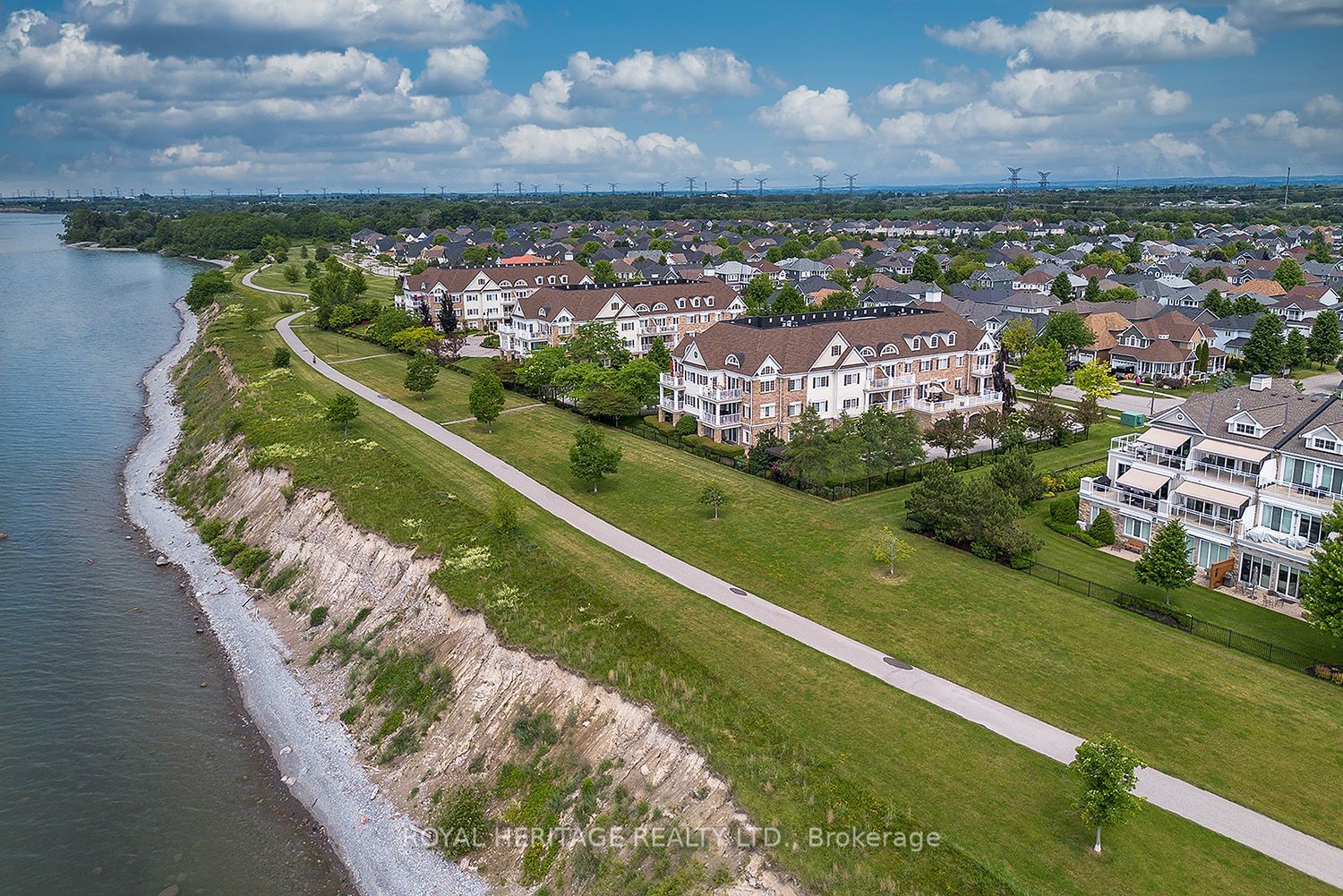 375 Lakebreeze Dr, unit 207 for sale - image #3