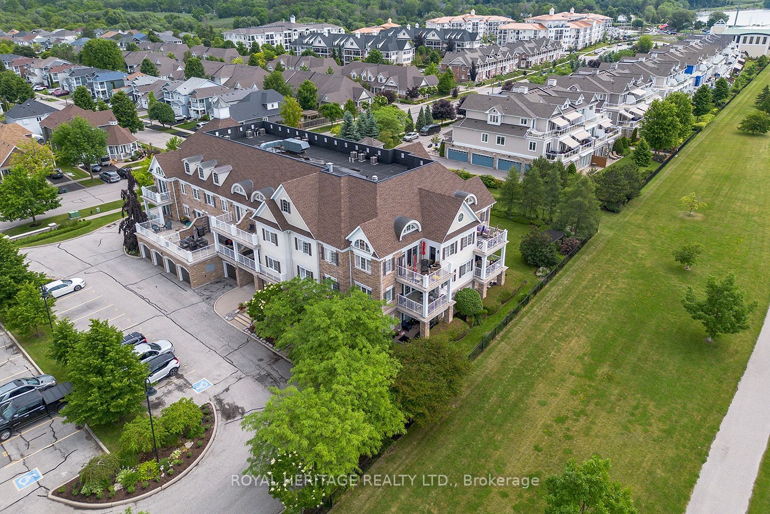 375 Lakebreeze Dr, unit 207 for sale - image #4