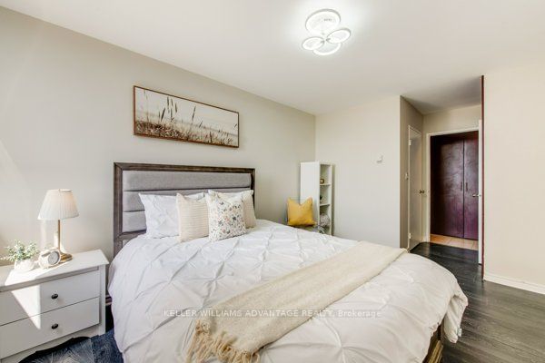 5 Massey Sq, unit 716 for sale - image #24