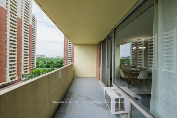 5 Massey Sq, unit 716 for sale - image #27