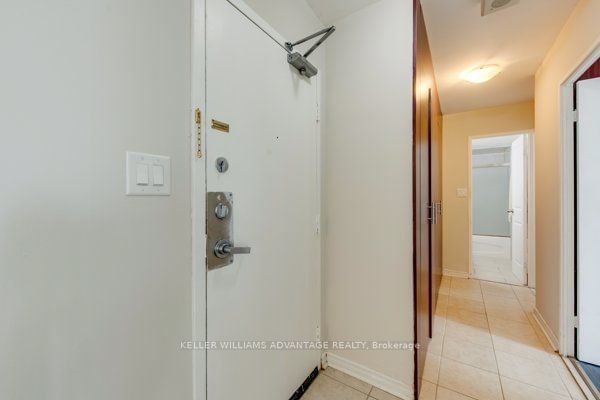 5 Massey Sq, unit 716 for sale - image #3