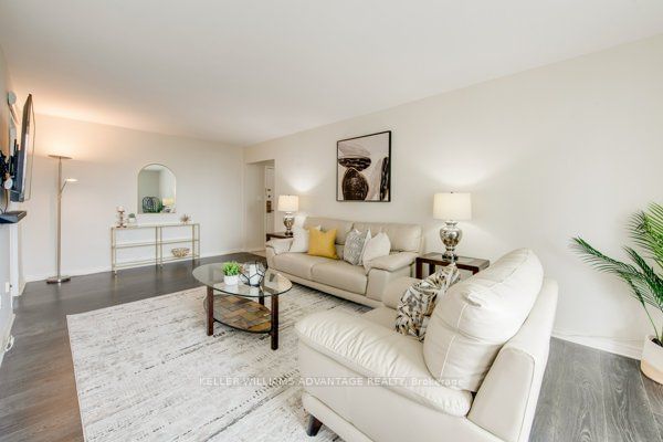 5 Massey Sq, unit 716 for sale - image #9