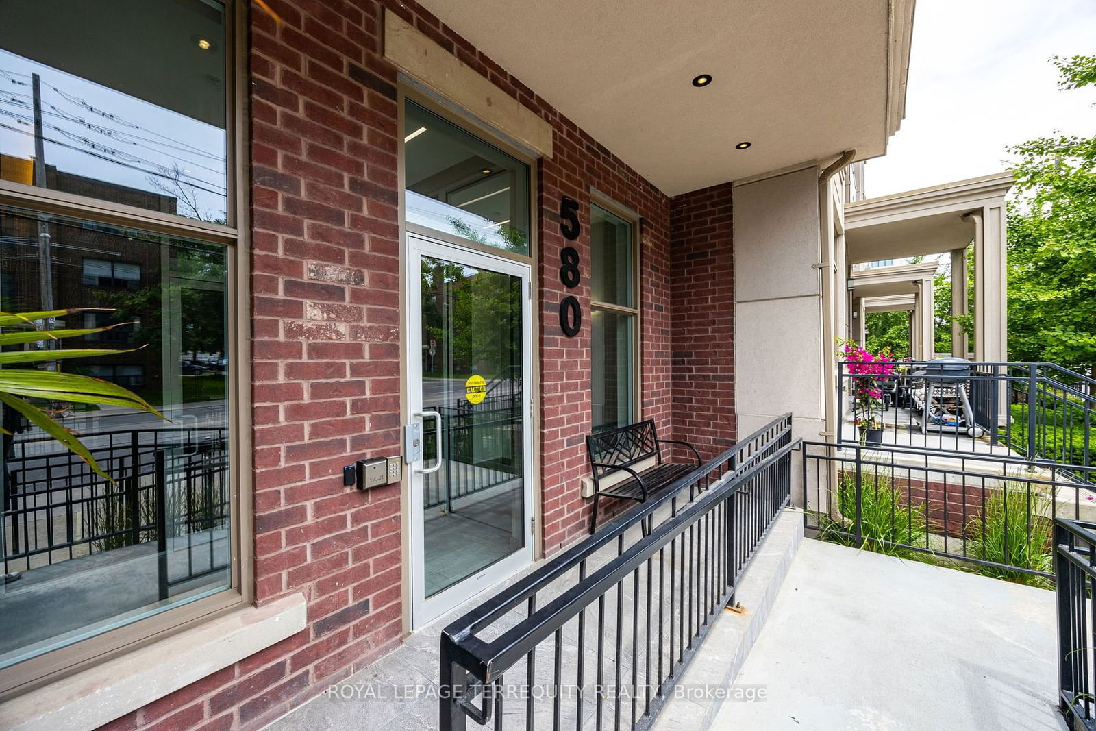 580 Kingston Rd, unit 1A for sale - image #28