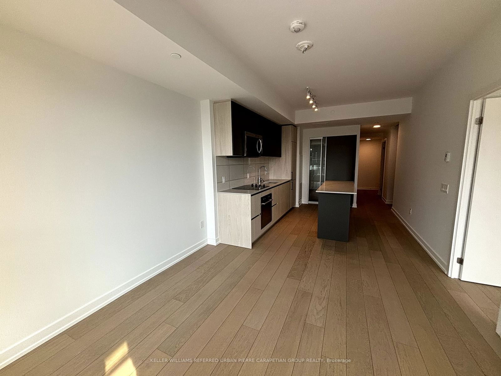 150 Logan Ave, unit 450 for rent - image #4