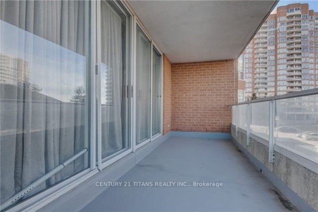 410 Mclevin Ave, unit 303 for rent - image #14