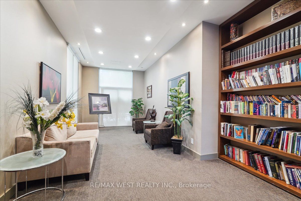 88 Grangeway Ave, unit 708 for sale - image #11