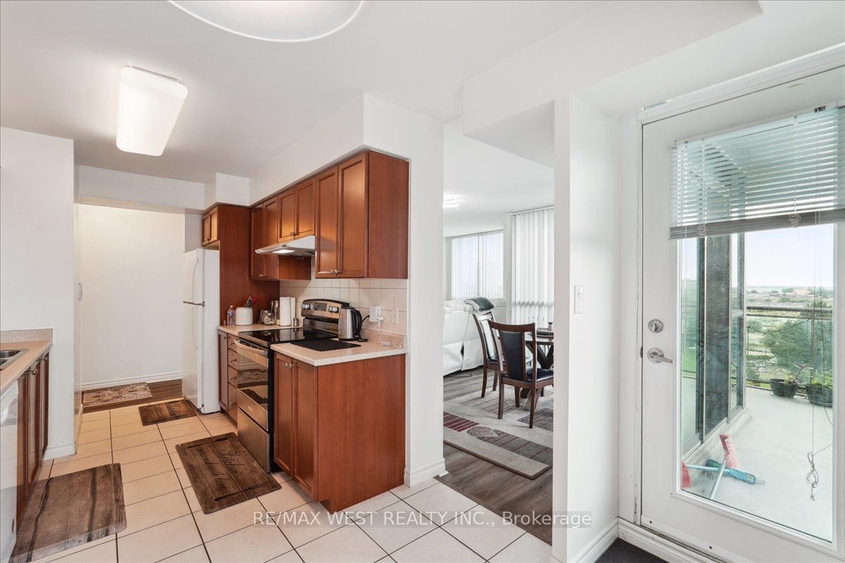 88 Grangeway Ave, unit 708 for sale - image #5