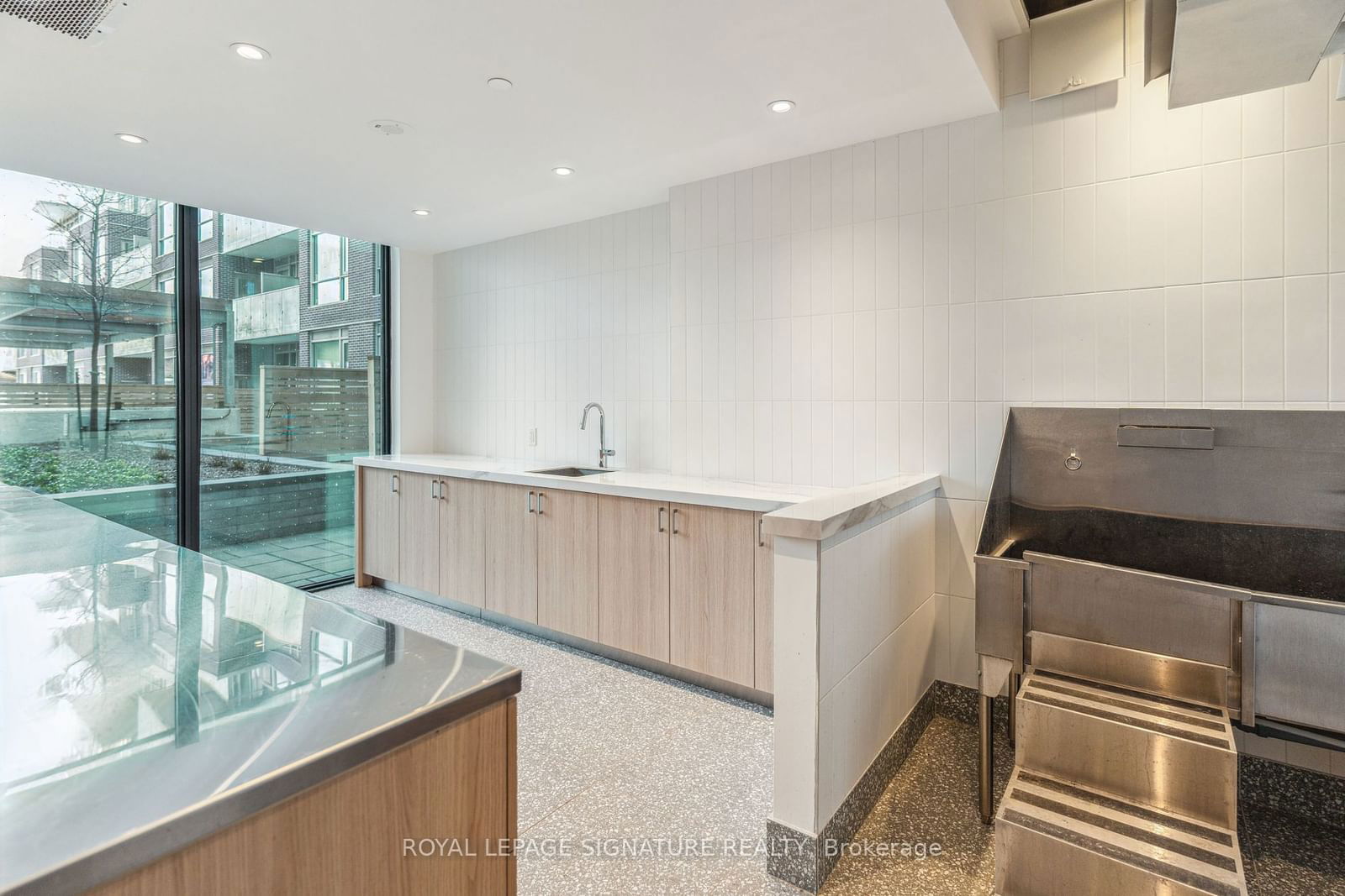 150 Logan Ave, unit 403 for sale - image #29