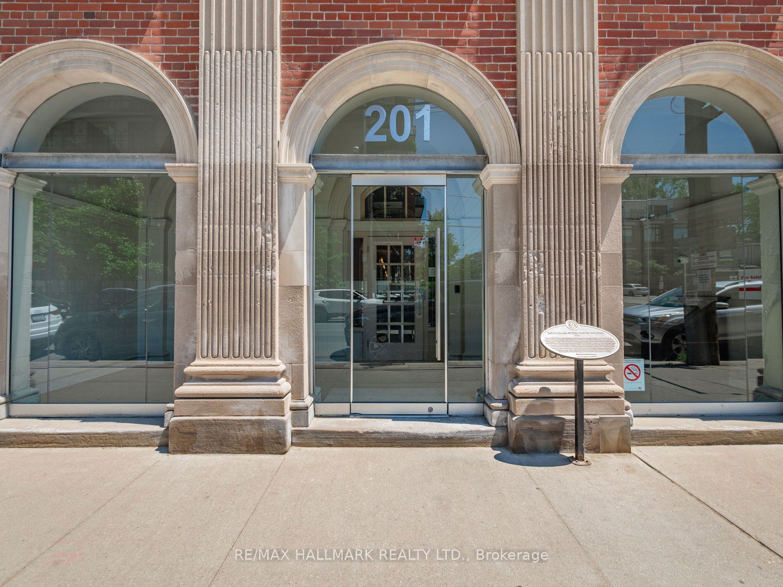 201 Carlaw Ave, unit 601 for sale - image #2