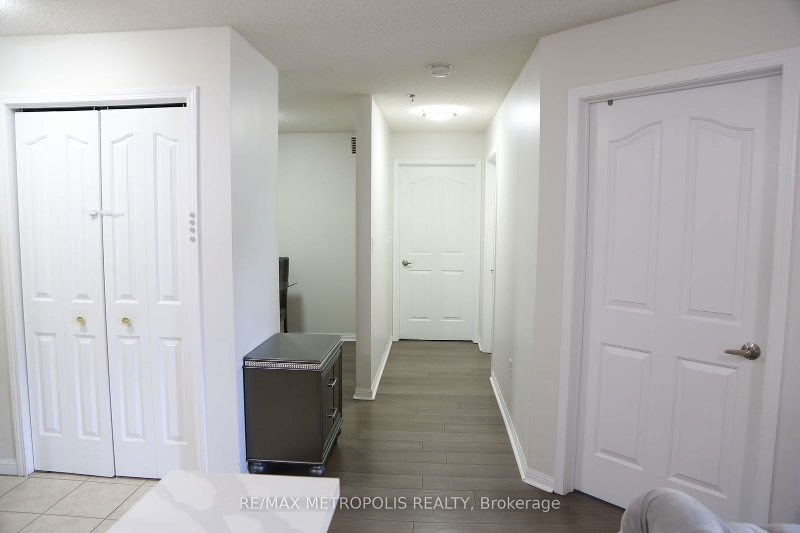 5225 Finch Ave, unit 329 for sale - image #4