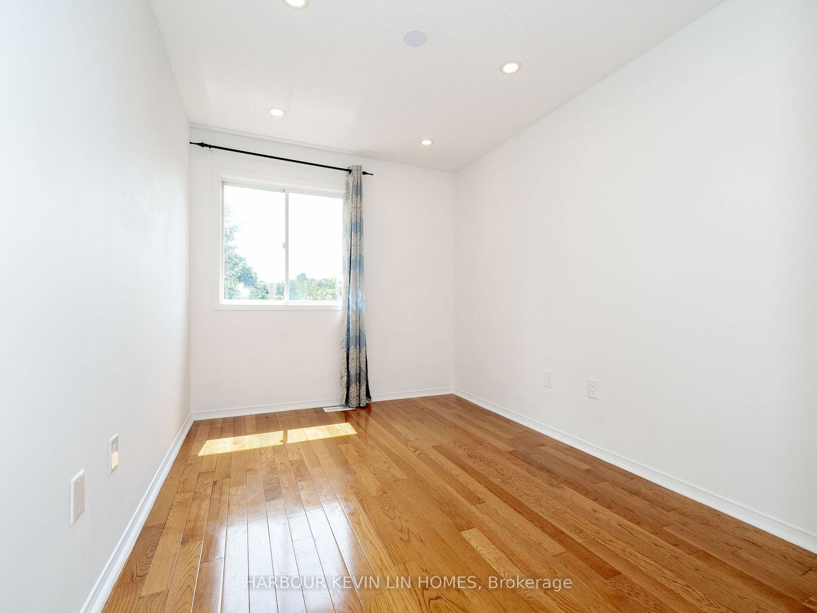 1995 Pine Grove Ave, unit 24 for sale - image #25