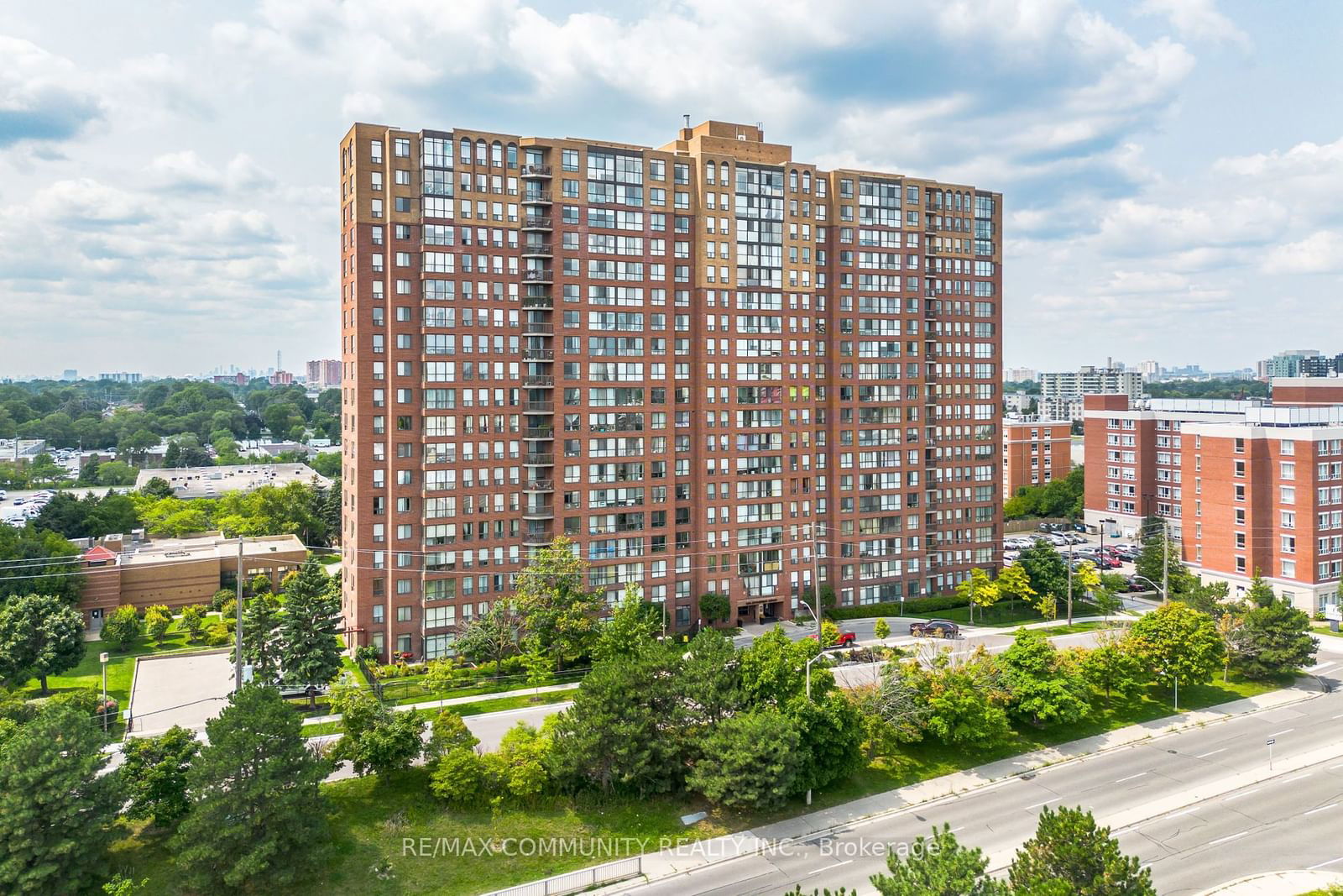 330 Mccowan Rd, unit 501 for sale