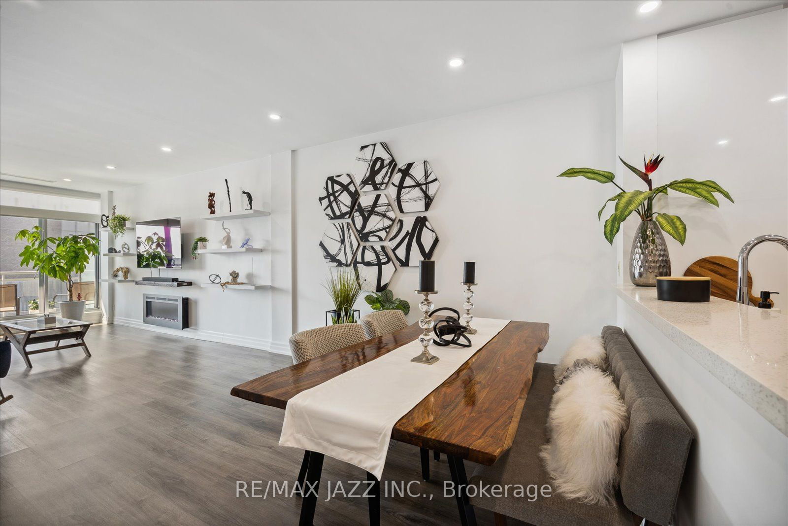 44 Bond St W, unit 608 for sale - image #13